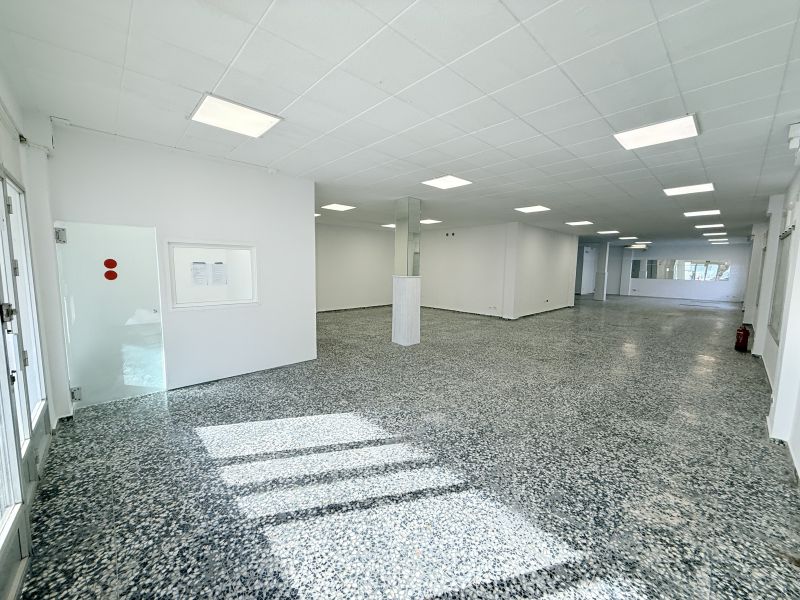 Locale commerciale in calle Atzaro