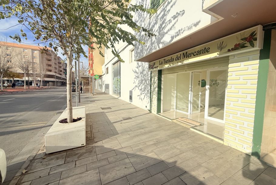 Premises in Av. Isidor Macabich