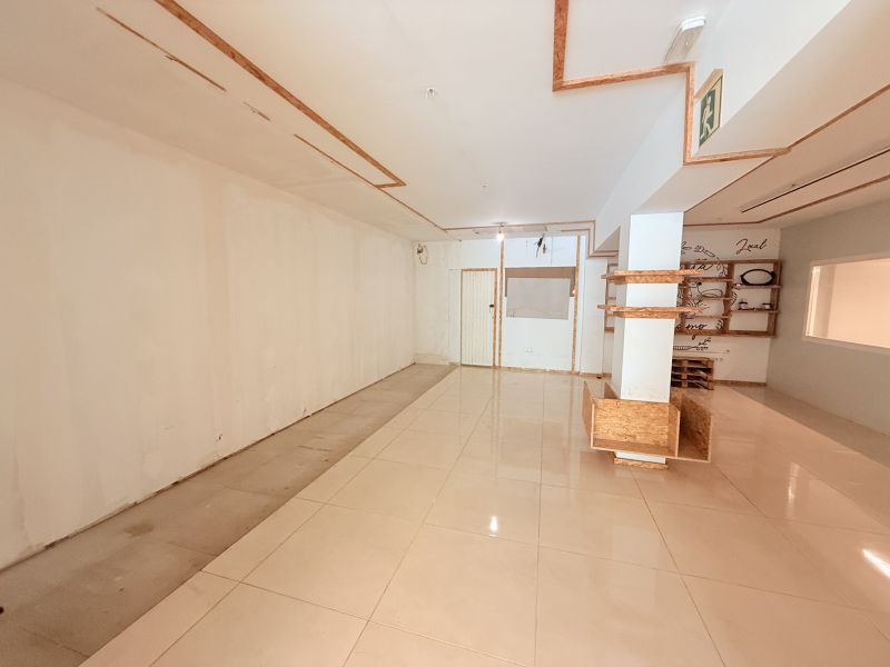 Local comercial con cuarto frio