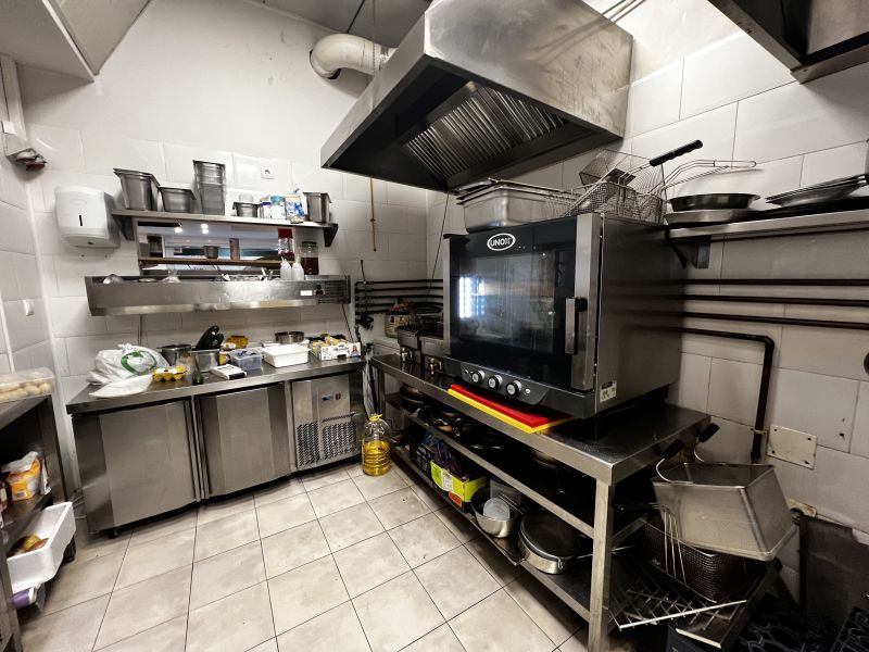 -EN TRASPASO- Restaurante pizzeria en calle Aragon