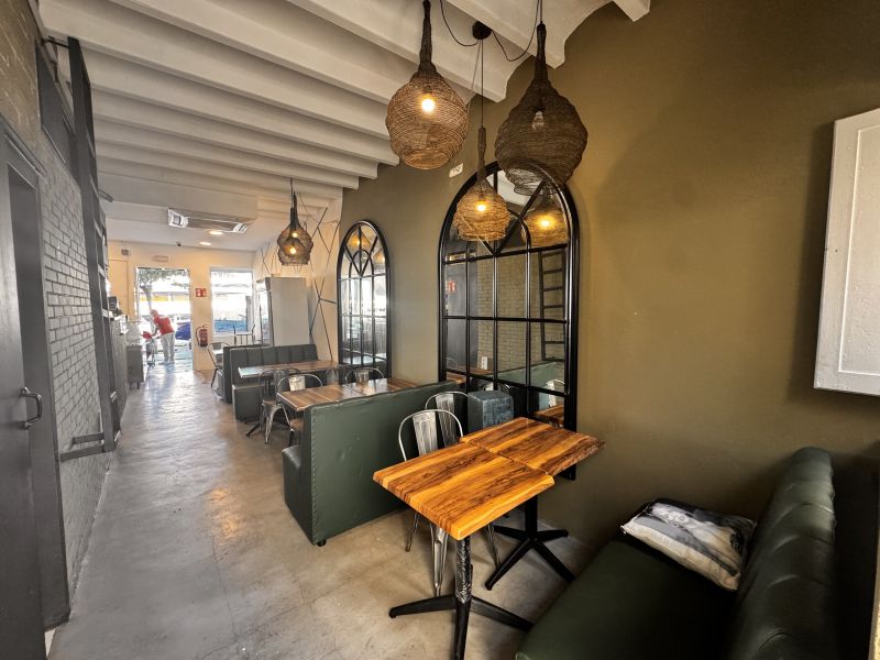 Local con salida de humos, Av. Andanes (primera linea puerto)