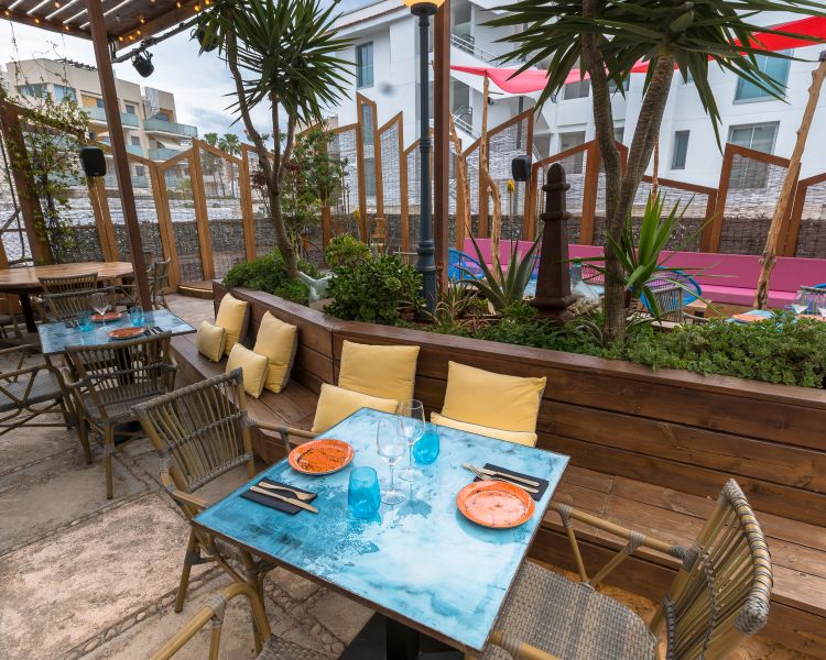 Restaurante en carrer de Granada (Cala Pinet)