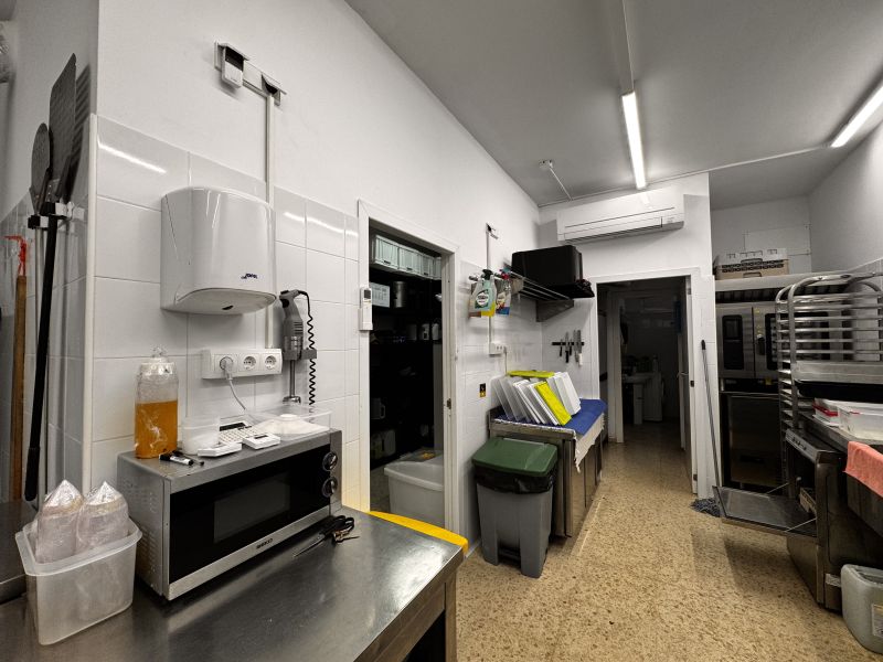 Obrador artesanal para la  preparación de pizza/pan.