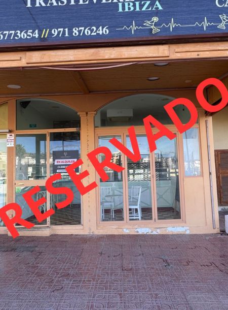 Restaurant/pizzeria next to Cafe Mambo and Cafe del Mar