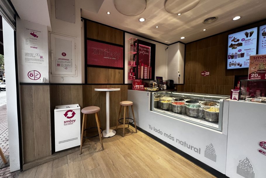 Ice cream shop in Av. San Jaume, Santa Eularia