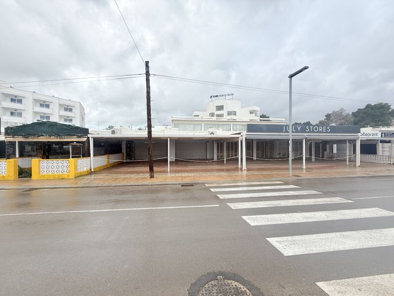 Local comercial en cala de Bou