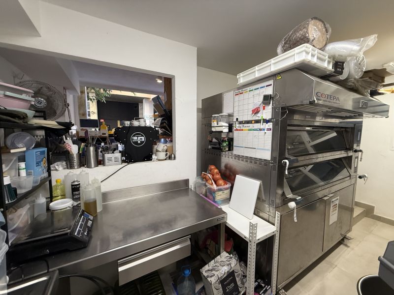 Pizzeria en carrer de Felip II