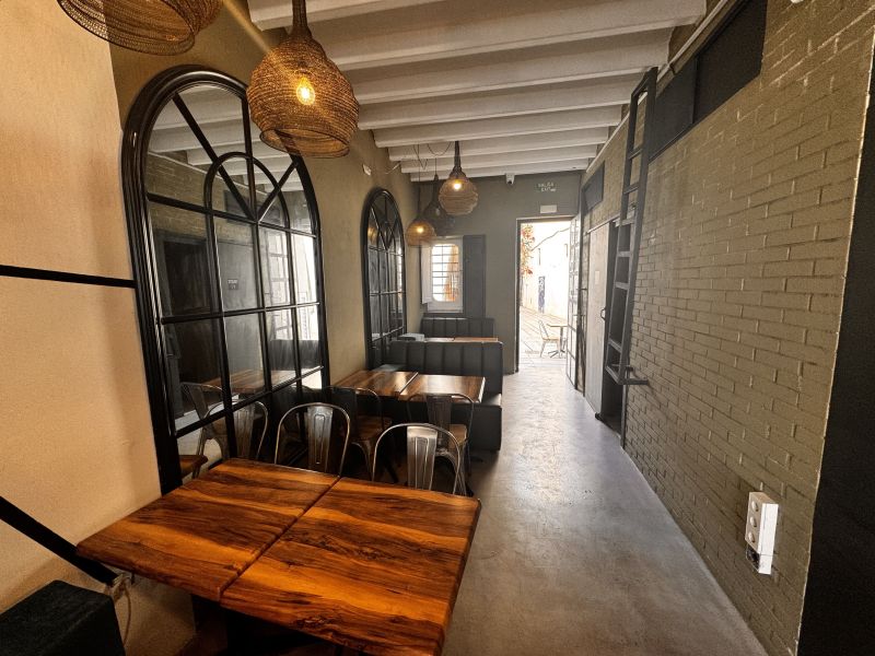 Local con salida de humos, Av. Andanes (primera linea puerto)